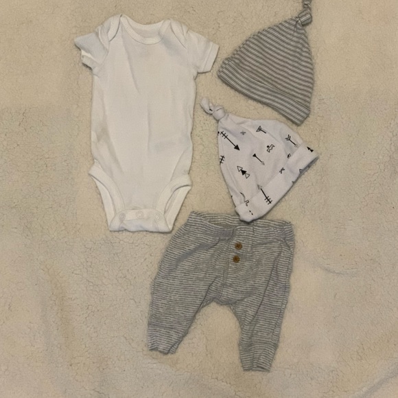 Newborn sets - Picture 3 of 3